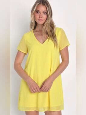 Lulu's Freestyle Yellow V-Neck Short Sleeve Chiffon Mini Shift Dress Size L NWT